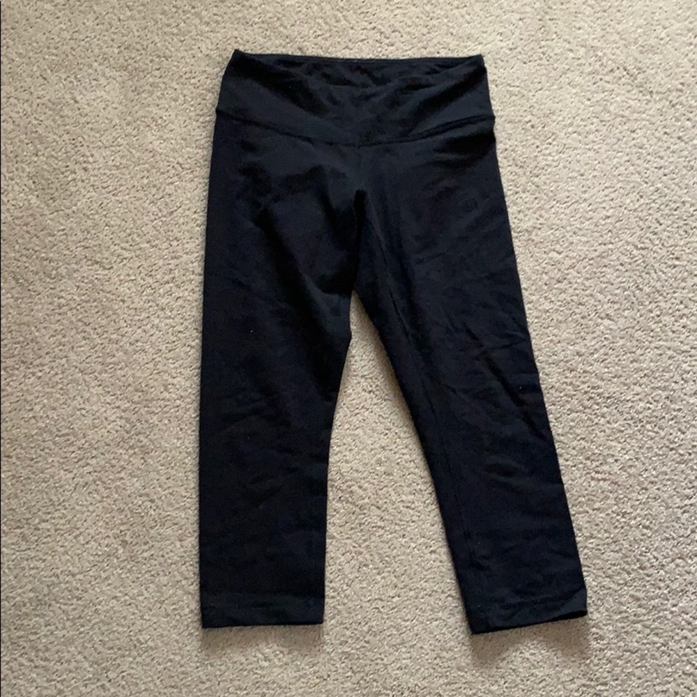 LULULEMON CROPPED LEGGINGS